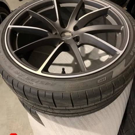 MCLAREN WHEEL AND TYRE SET