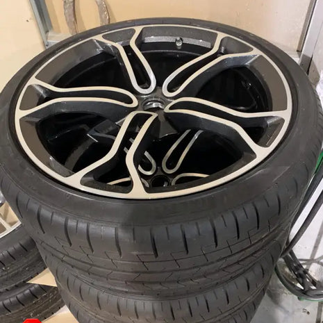 MCLAREN WHEEL AND TYRE SET