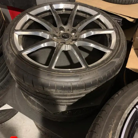 MCLAREN WHEEL AND TYRE SET