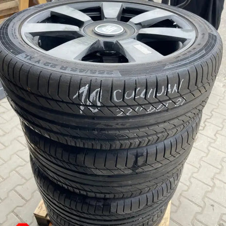 ROLLS-ROYCE WHEEL AND TYRE SET (Copy)