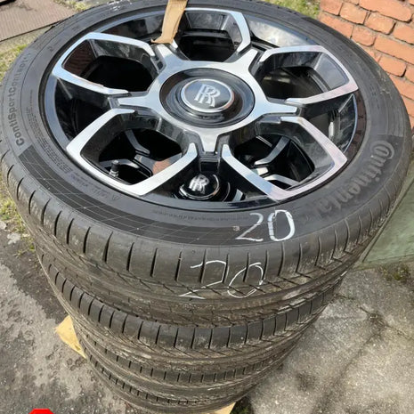 ROLLS-ROYCE WHEEL AND TYRE SET