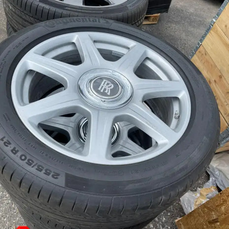 ROLLS-ROYCE WHEEL AND TYRE SET