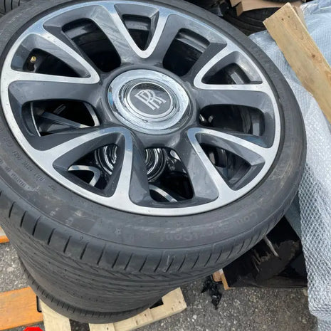 ROLLS-ROYCE WHEEL AND TYRE SET