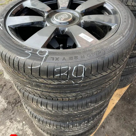 ROLLS-ROYCE WHEEL AND TYRE SET