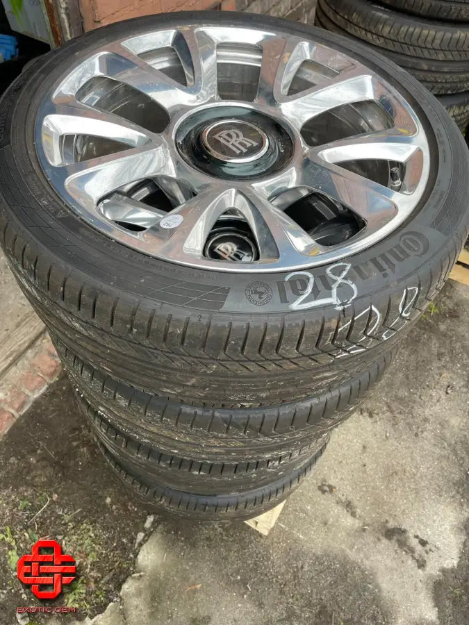 ROLLS-ROYCE WHEEL AND TYRE SET