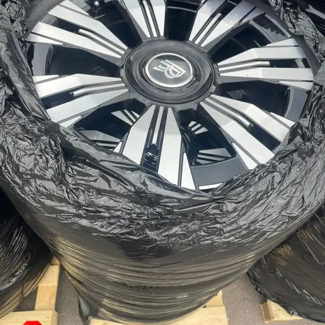 ROLLS-ROYCE WHEEL AND TYRE SET