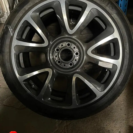 ROLLS-ROYCE WHEEL AND TYRE SET