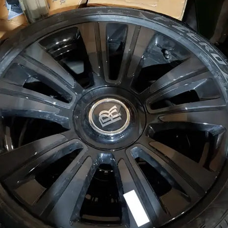ROLLS-ROYCE WHEEL AND TYRE SET