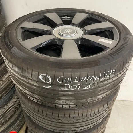 ROLLS-ROYCE WHEEL AND TYRE SET -3