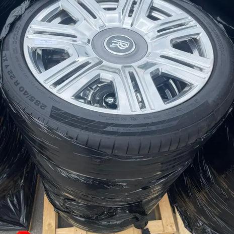 ROLLS-ROYCE WHEEL AND TYRE SET