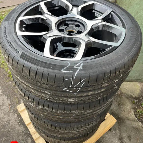 ROLLS-ROYCE WHEEL AND TYRE SET