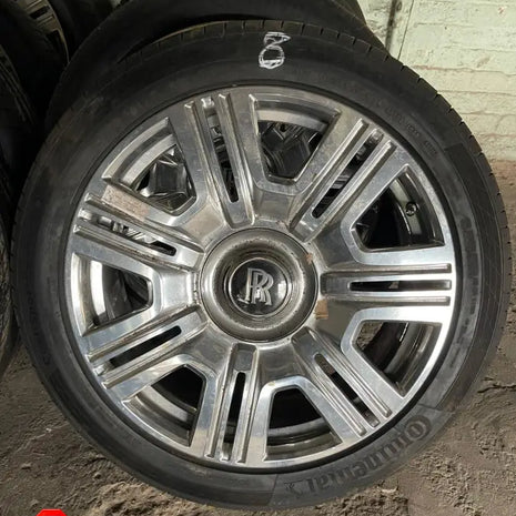 ROLLS-ROYCE WHEEL AND TYRE SET