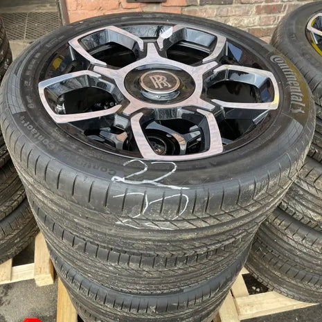 ROLLS-ROYCE WHEEL AND TYRE SET