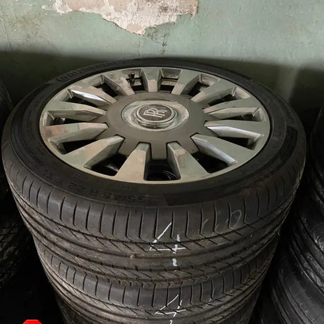 ROLLS-ROYCE WHEEL AND TYRE SET