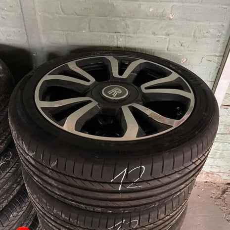 ROLLS-ROYCE WHEEL AND TYRE SET