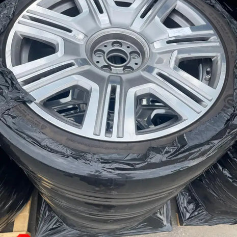 ROLLS-ROYCE WHEEL AND TYRE SET