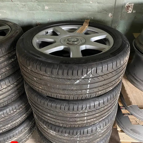 ROLLS-ROYCE WHEEL AND TYRE SET