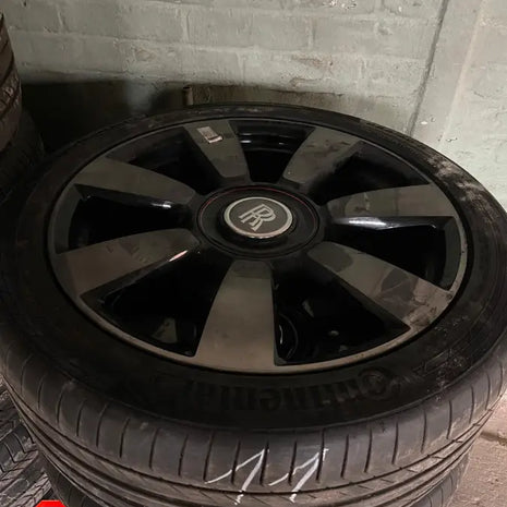 ROLLS-ROYCE WHEEL AND TYRE SET