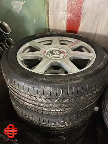 ROLLS-ROYCE WHEEL AND TYRE SET