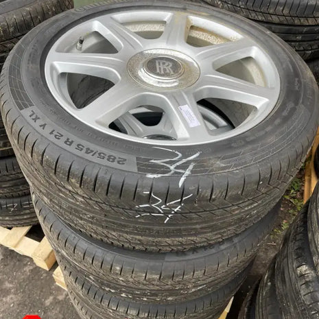 ROLLS-ROYCE WHEEL AND TYRE SET