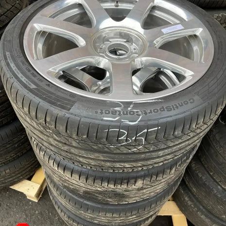 ROLLS-ROYCE WHEEL AND TYRE SET