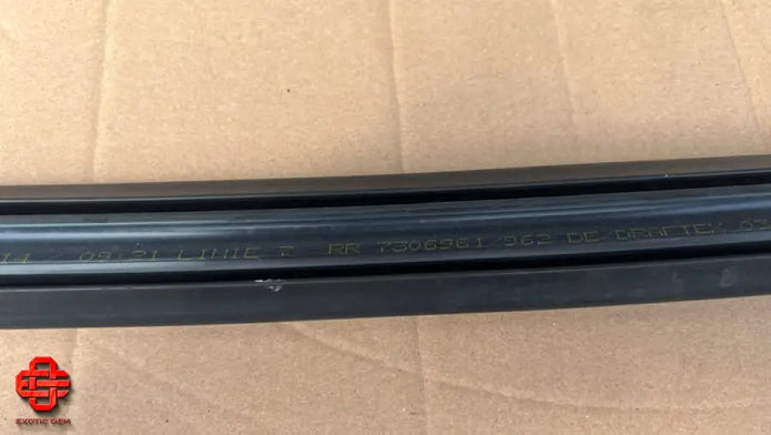 ROLLS ROYCE WINDOW GUIDE RAIL RH OEM