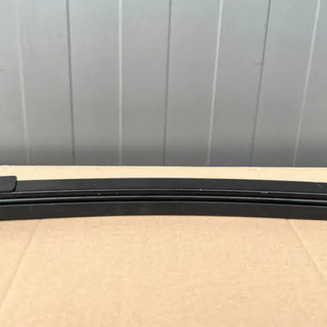 ROLLS ROYCE WINDOW GUIDE RAIL RH OEM