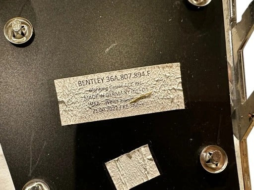 BENTLEY BENTAYGA RH SIDE GRILL