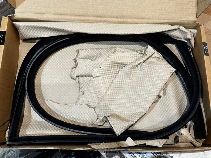 ROLLS PHANTOM RR1 REAR DOOR PROTECTION STRIP SEAL
